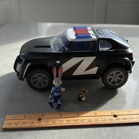 Zootopia toy and DVD - Picture 2 of 4